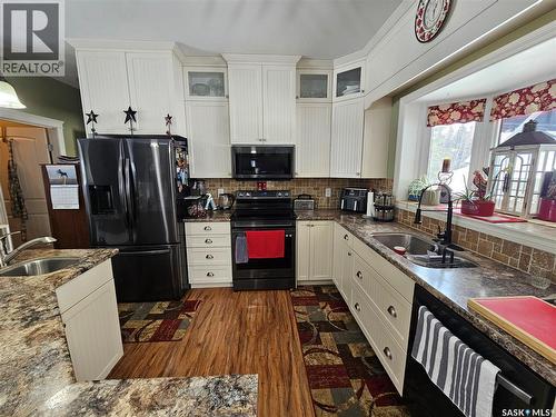 30 St Boniface Avenue, Goodsoil, SK - Indoor Photo Showing Kitchen