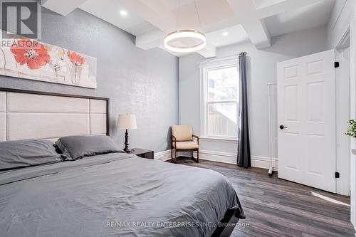 20 Sherman Avenue S, Hamilton, ON - Indoor Photo Showing Bedroom