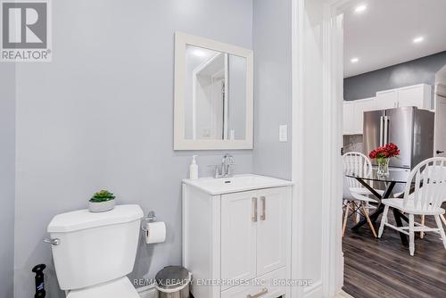 20 Sherman Avenue S, Hamilton, ON - Indoor Photo Showing Bathroom