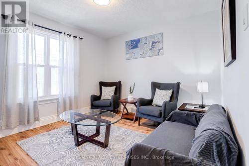 20 Sherman Avenue S, Hamilton, ON - Indoor Photo Showing Living Room
