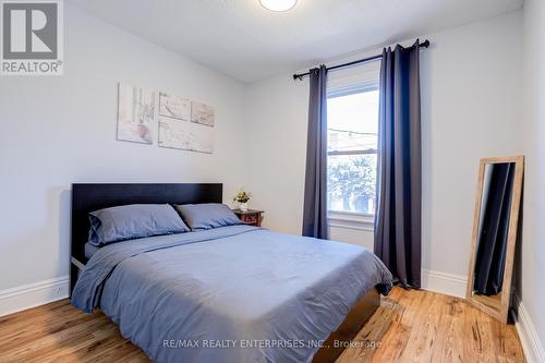 20 Sherman Avenue S, Hamilton, ON - Indoor Photo Showing Bedroom