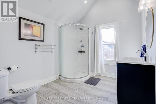 20 Sherman Avenue S, Hamilton, ON - Indoor Photo Showing Bathroom