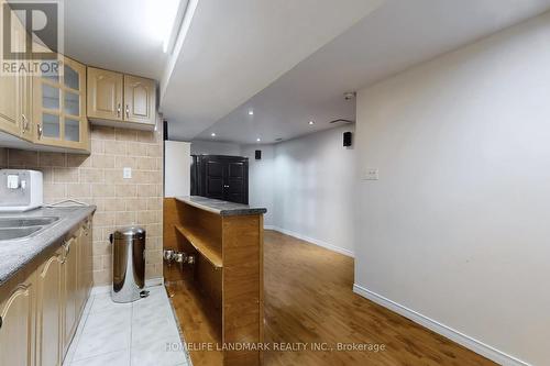 52 Lakespring Drive, Markham, ON - Indoor Photo Showing Kitchen
