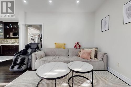 52 Lakespring Drive, Markham, ON - Indoor Photo Showing Living Room