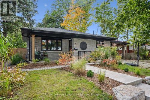 20 HIGHVIEW PLACE  Guelph (Exhibition Park), ON N1H 1M7