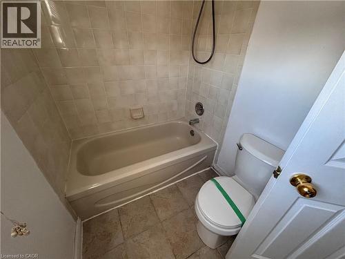 15 Strada Boulevard, St. Catharines, ON - Indoor Photo Showing Bathroom
