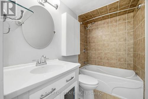 116 - 1538 Lancaster Drive, Oakville, ON - Indoor Photo Showing Bathroom
