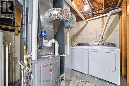 116 - 1538 Lancaster Drive, Oakville, ON - Indoor Photo Showing Laundry Room