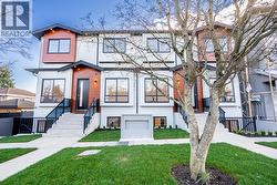 3 6692 NAPIER STREET  Burnaby, BC V5B 2C3