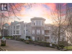 101 8460 JELLICOE STREET  Vancouver, BC V5S 4S8