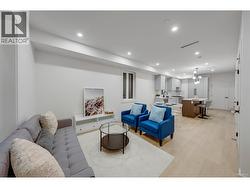 6728 HEATHER STREET  Vancouver, BC V6P 3P4