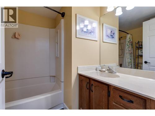 1490B Gordon Drive Unit# 206, Kelowna, BC - Indoor Photo Showing Bathroom