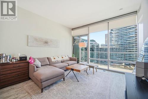 837 - 39 Queens Quay E, Toronto, ON - Indoor Photo Showing Living Room