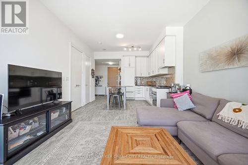 837 - 39 Queens Quay E, Toronto, ON - Indoor Photo Showing Living Room