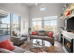 417 15385 101A AVENUE  Surrey, BC V3R 0B4