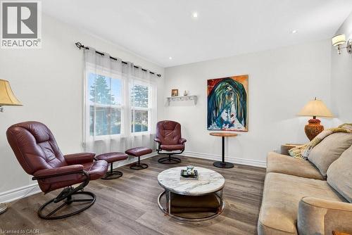 710 Rennie Street, Hamilton, ON - Indoor Photo Showing Living Room