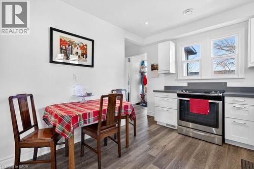 710 Rennie Street, Hamilton, ON - Indoor Photo Showing Dining Room