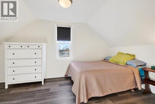 710 Rennie Street, Hamilton, ON - Indoor Photo Showing Bedroom