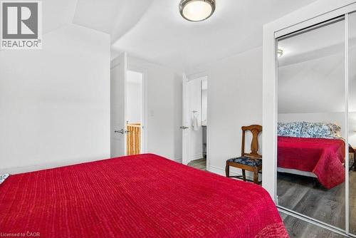710 Rennie Street, Hamilton, ON - Indoor Photo Showing Bedroom