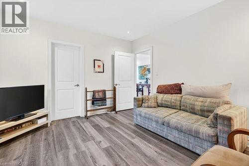 710 Rennie Street, Hamilton, ON - Indoor Photo Showing Living Room