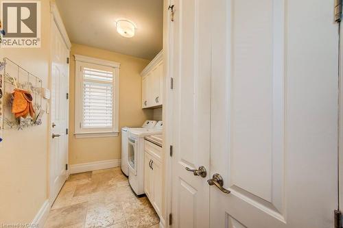 Laundry & garage entry - 124 Allen Street E, Waterloo, ON - Indoor Photo Showing Laundry Room