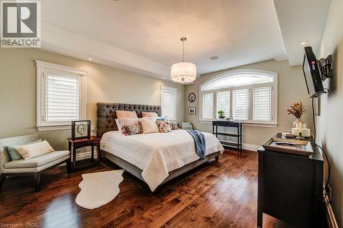 Spacious & bright with walk-in closet - 124 Allen Street E, Waterloo, ON - Indoor Photo Showing Bedroom