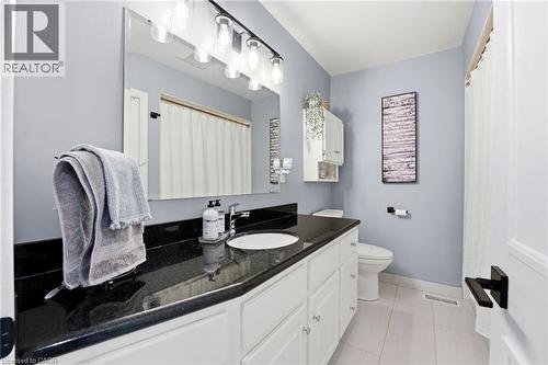 48 Champlain Avenue, Hamilton, ON - Indoor Photo Showing Bathroom