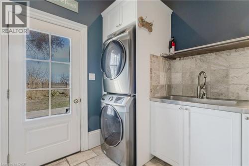 957 Beach Boulevard, Hamilton, ON - Indoor Photo Showing Laundry Room
