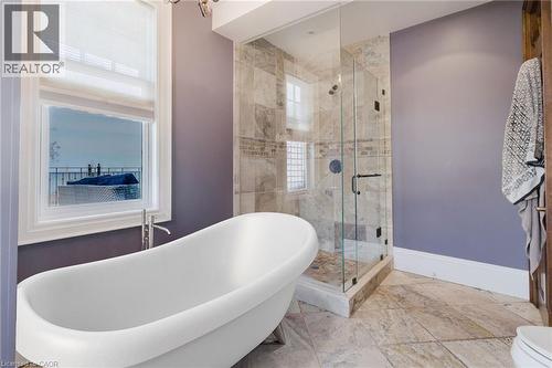 957 Beach Boulevard, Hamilton, ON - Indoor Photo Showing Bathroom