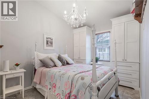 957 Beach Boulevard, Hamilton, ON - Indoor Photo Showing Bedroom