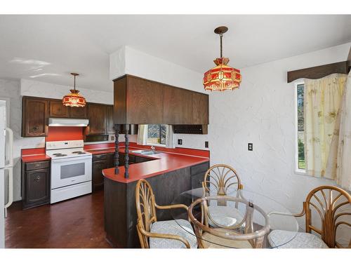 8841 Delmonte Crescent, Delta, BC - Indoor Photo Showing Kitchen With Double Sink