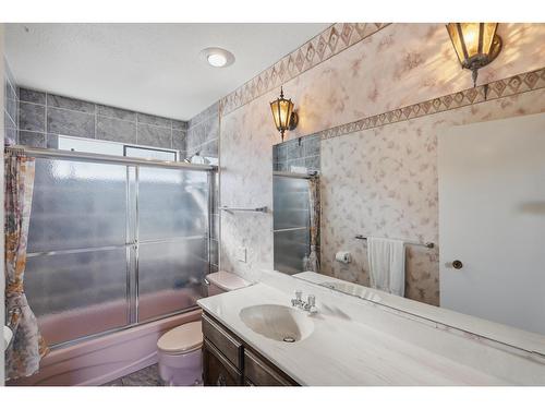 8841 Delmonte Crescent, Delta, BC - Indoor Photo Showing Bathroom