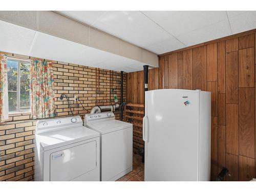 8841 Delmonte Crescent, Delta, BC - Indoor Photo Showing Laundry Room