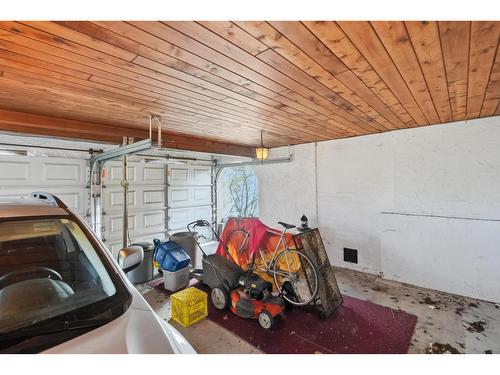 8841 Delmonte Crescent, Delta, BC - Indoor Photo Showing Garage