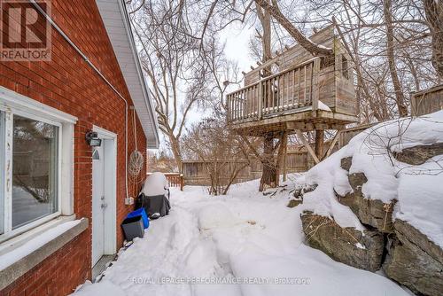 Side of the house - 1430 Edgecliffe Avenue, Ottawa, ON - Outdoor
