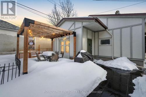 301 Zephyr Avenue, Ottawa, ON - Outdoor With Exterior