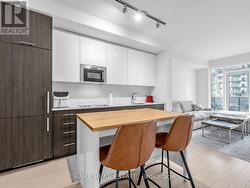 2517 - 330 RICHMOND STREET W  Toronto, ON M5V 1X2