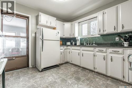 724 M Avenue S, Saskatoon, SK - Indoor Photo Showing Kitchen