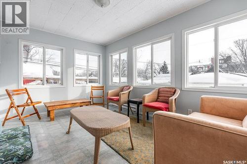 724 M Avenue S, Saskatoon, SK - Indoor Photo Showing Living Room
