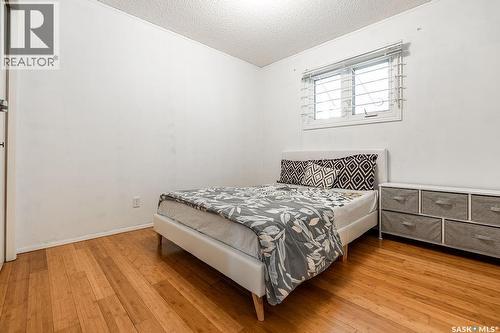 724 M Avenue S, Saskatoon, SK - Indoor Photo Showing Bedroom