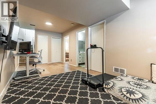 724 M Avenue S, Saskatoon, SK - Indoor