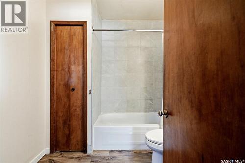 100 Cruise Street, Saskatoon, SK - Indoor Photo Showing Bathroom