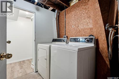 100 Cruise Street, Saskatoon, SK - Indoor Photo Showing Laundry Room