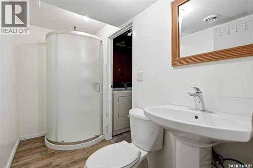 100 Cruise Street, Saskatoon, SK - Indoor Photo Showing Bathroom