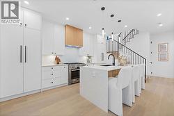 1 2846 W 12TH AVENUE  Vancouver, BC V6K 2P9