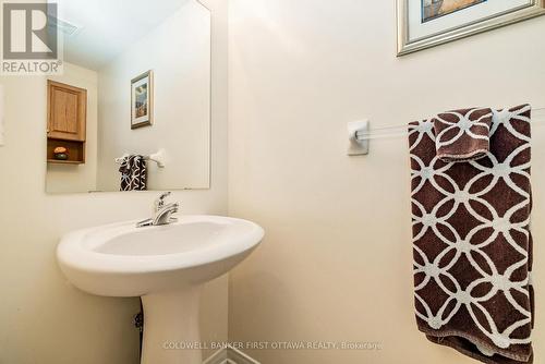 389 Wiffen Private, Ottawa, ON - Indoor Photo Showing Bathroom