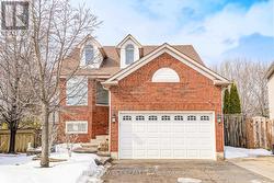5581 WHEATLAND COURT  Mississauga, ON L5V 2E4