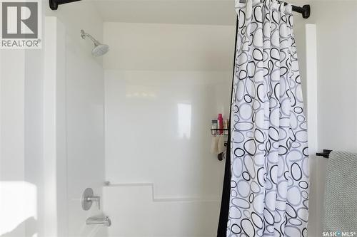 110 Westfield Road, Saskatoon, SK - Indoor Photo Showing Bathroom