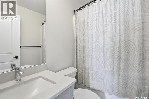 110 Westfield Road, Saskatoon, SK - Indoor Photo Showing Bathroom