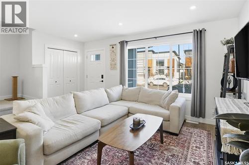 110 Westfield Road, Saskatoon, SK - Indoor Photo Showing Living Room